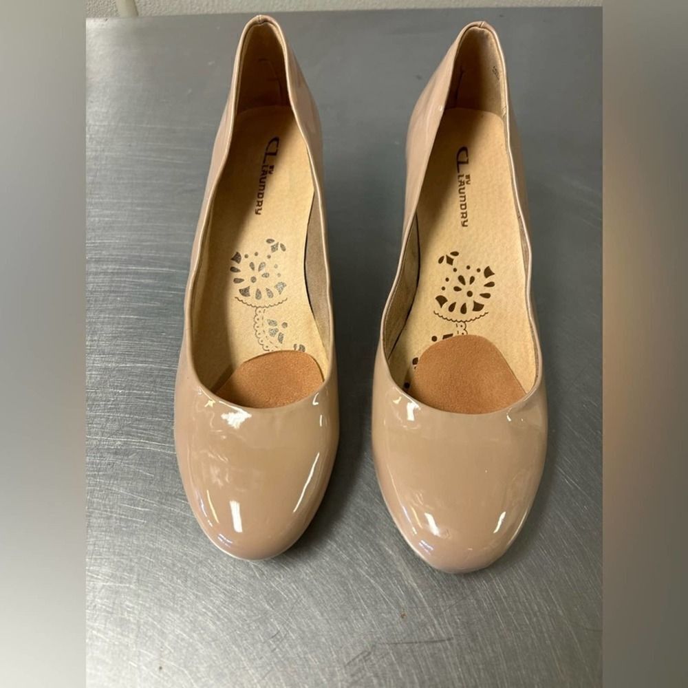 Ada style Chinese Laundry Size 9.5M. Like new condition. Color Nude